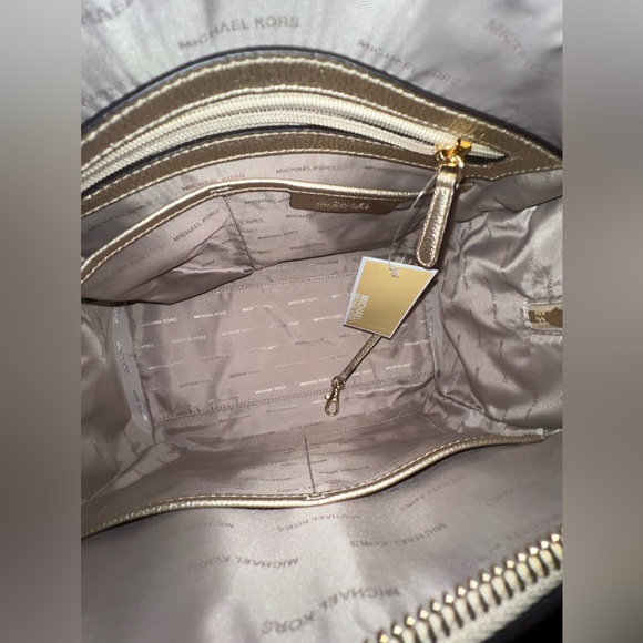 Michael Kors NWT Pale Gold Pebbled Leather Duffle Satchel Crossbody - Picture 7 of 7